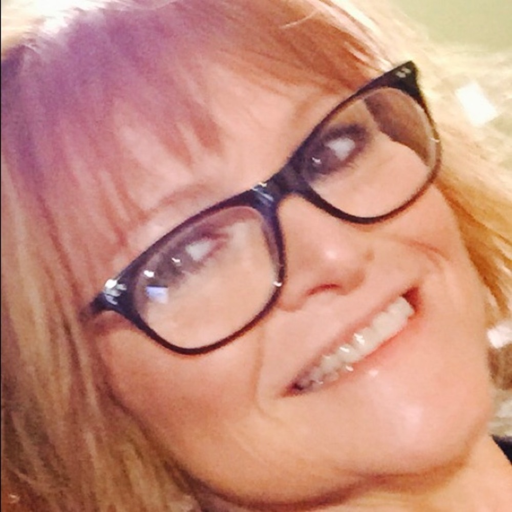 Meet your Posher Cindy AKA Gigi ♥️